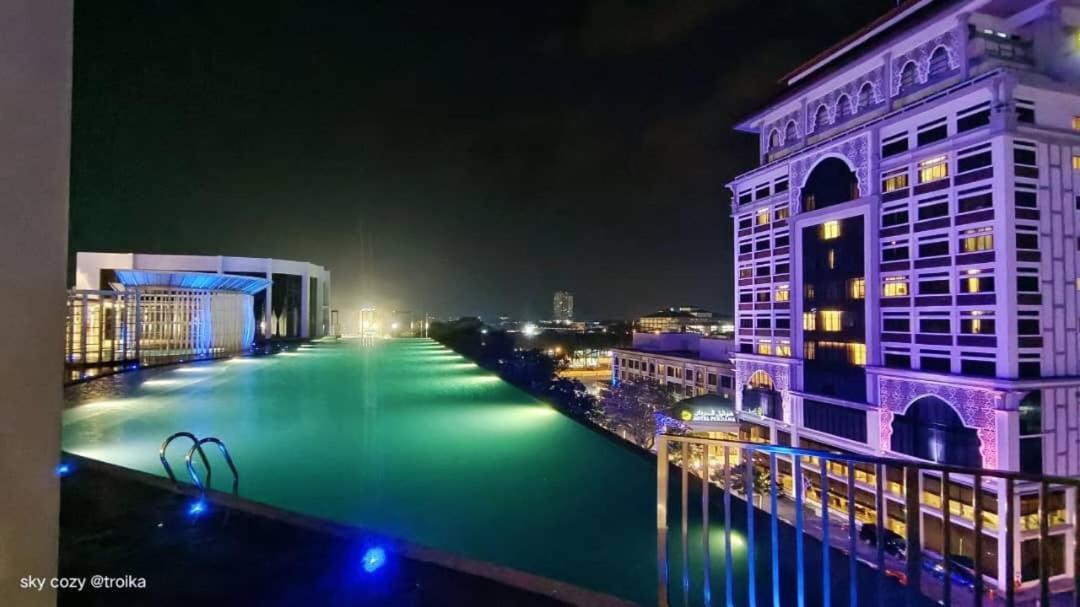 Sky Cozy Troika Residence: Pool & City View Apartments Kota Bharu Exterior photo