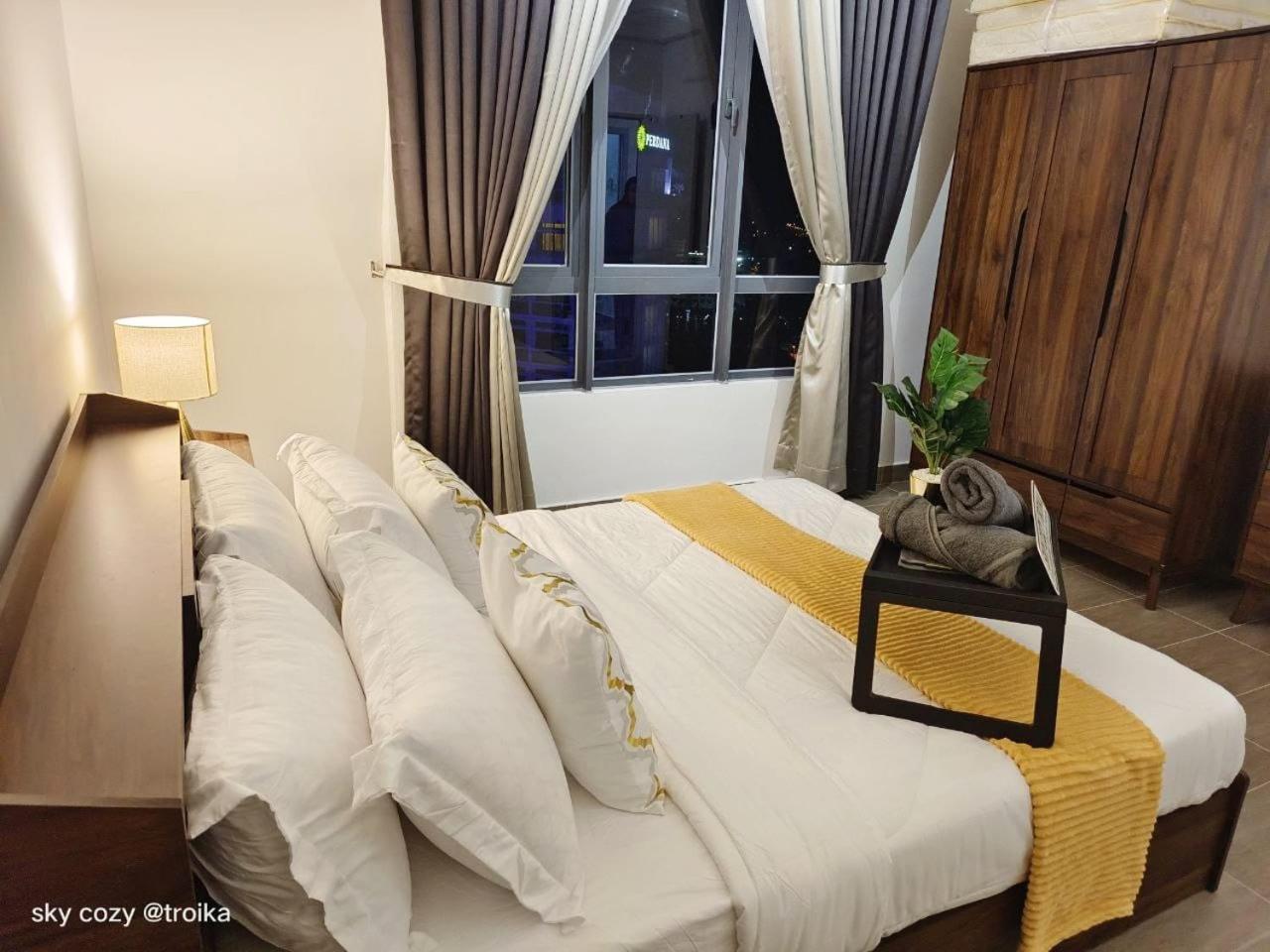 Sky Cozy Troika Residence: Pool & City View Apartments Kota Bharu Exterior photo